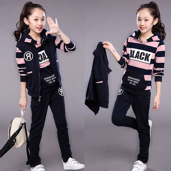 Set copii pentru fete din două sau trei părți