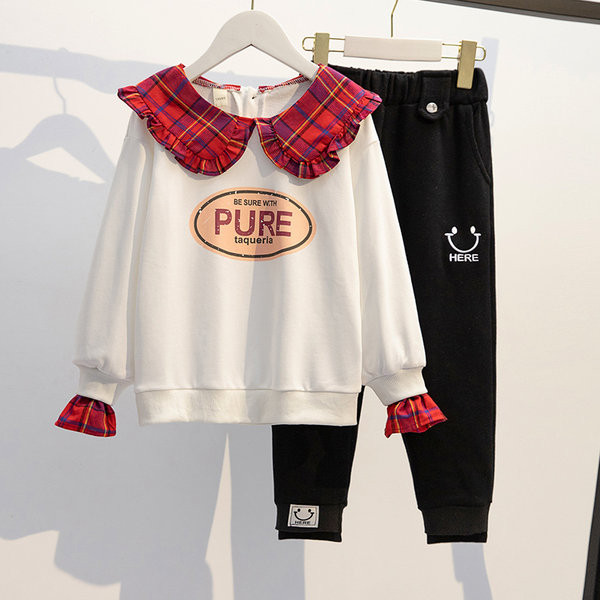 Set modern pentru fete, sport de zi cu zi în două părți