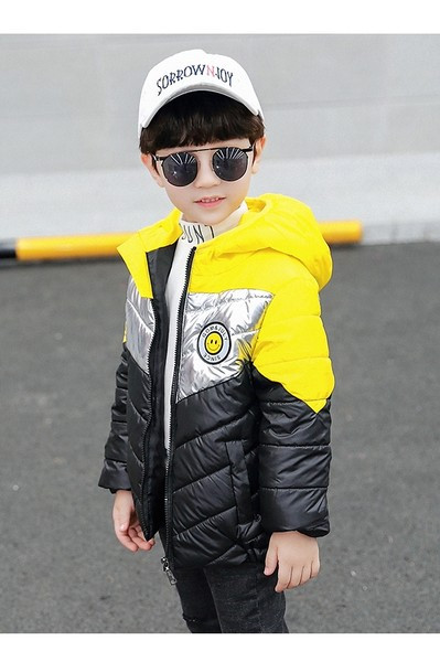 Stiilne aplikatsiooni ja kapuutsiga laste jope poistele