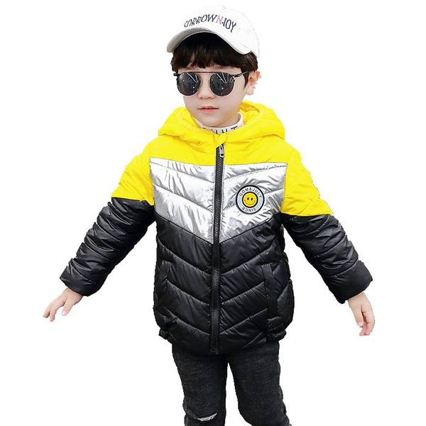 Stiilne aplikatsiooni ja kapuutsiga laste jope poistele