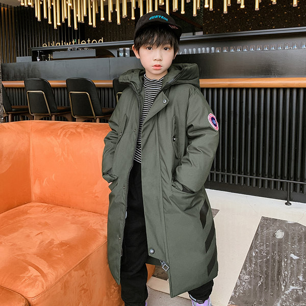 Παιδικό μακρύ μπουφάν με τσέπες και κουκούλα