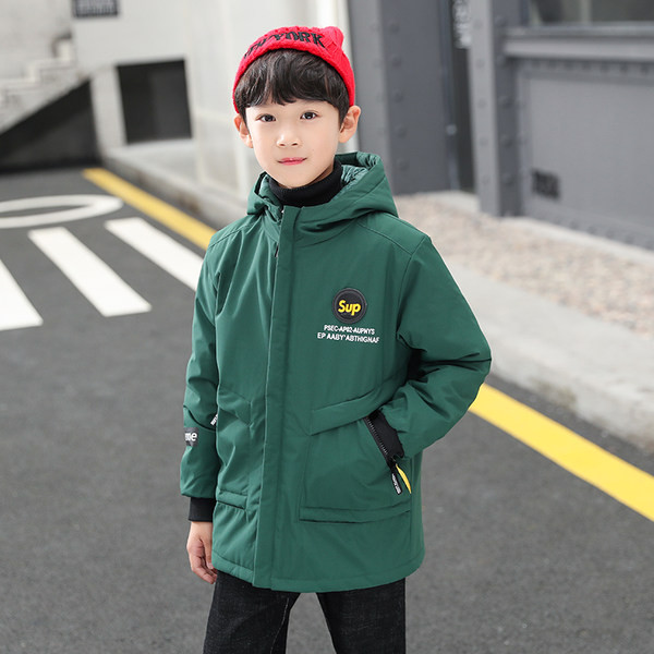 Μπουφάν για αγόρι με κουκούλα και επιγραφή σε μπλε, πράσινο και μαύρο χρώμα