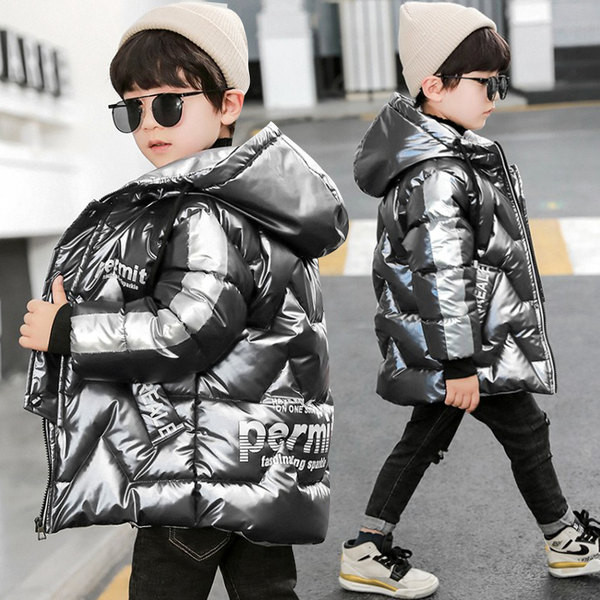 Dječji prsluk s kapuljačom i natpisima