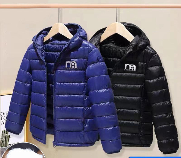 Ελαφρύ μπουφάν για αγόρια με κουκούλα - μεγάλο μέγεθος