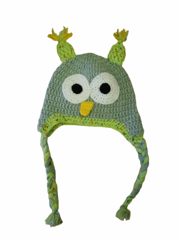 Детска шапка,Пиленце,ръчно плетена,22х19 см