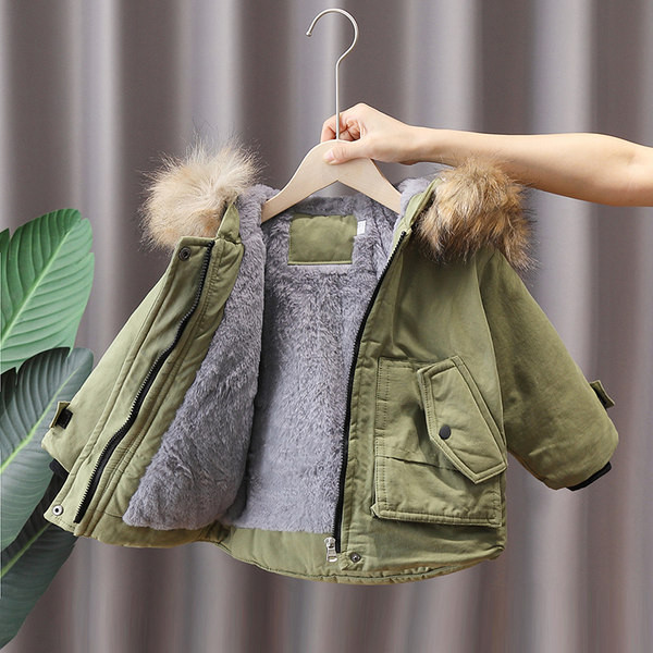 Παιδικό μπουφάν με πούπουλο και τσέπες σε πράσινο και μαύρο χρώμα