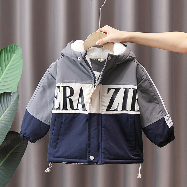 Χειμερινό μπουφάν με επένδυση για αγόρια με κουκούλα και επιγραφή