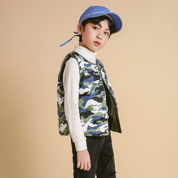 Ежедневен детски елек за момчета с камуфлажен десен