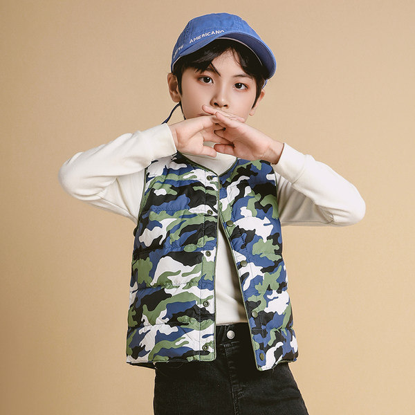 Ежедневен детски елек за момчета с камуфлажен десен