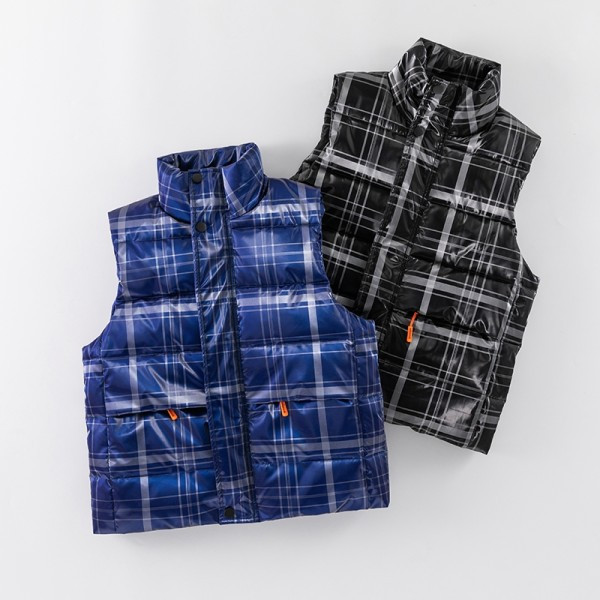 Детски кариран елек с висока яка и копчета