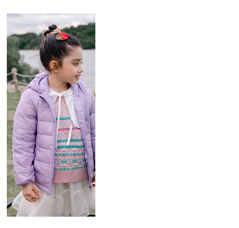 Модерно детско олекотено яке с качулка подходящо за момчета или момичета