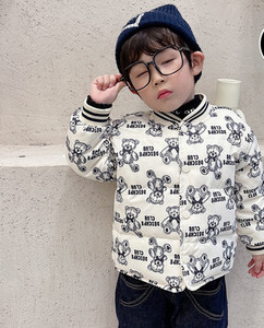 Детско яке за момчета с цветна апликация 