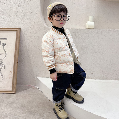 Детско яке за момчета с цветна апликация 