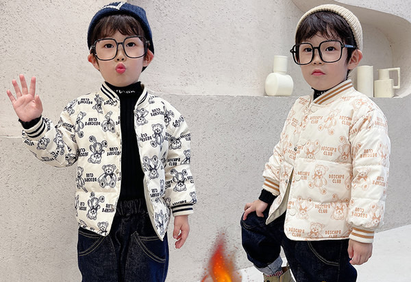 Детско яке за момчета с цветна апликация 