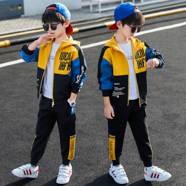 Спортен детски комплект за момчета от две части