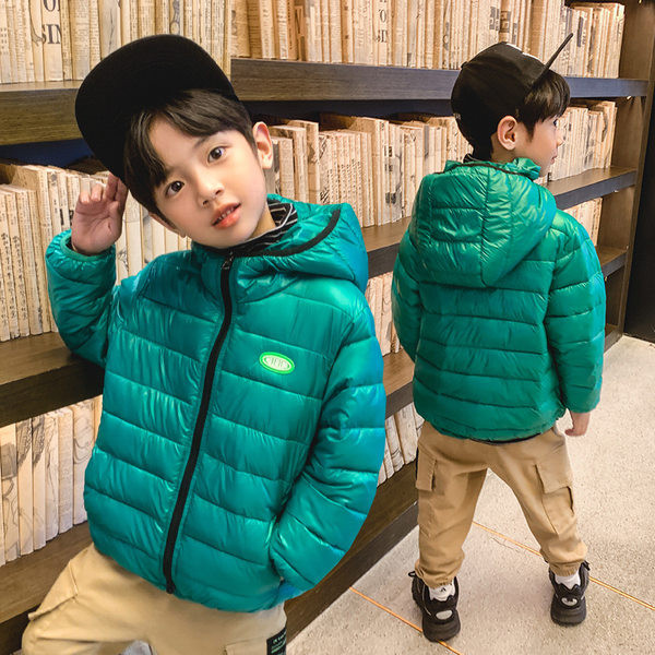 Детско яке за момчета с емблема и качулка