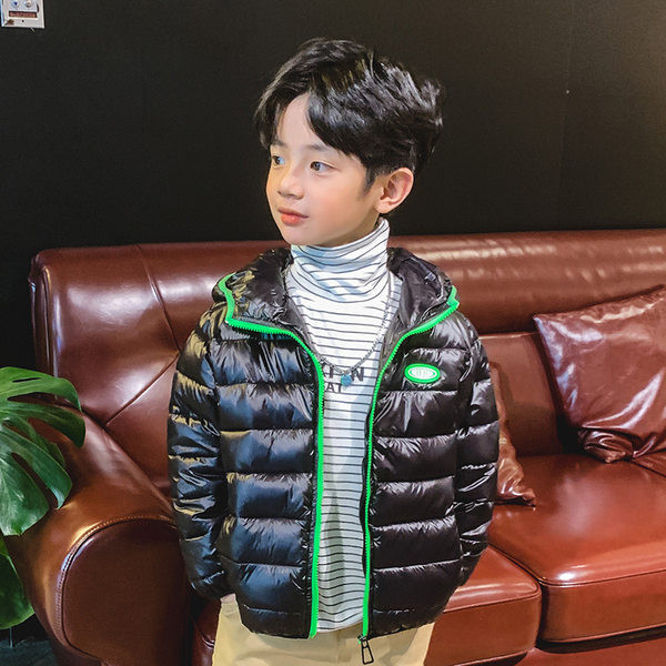 Детско яке за момчета с емблема и качулка