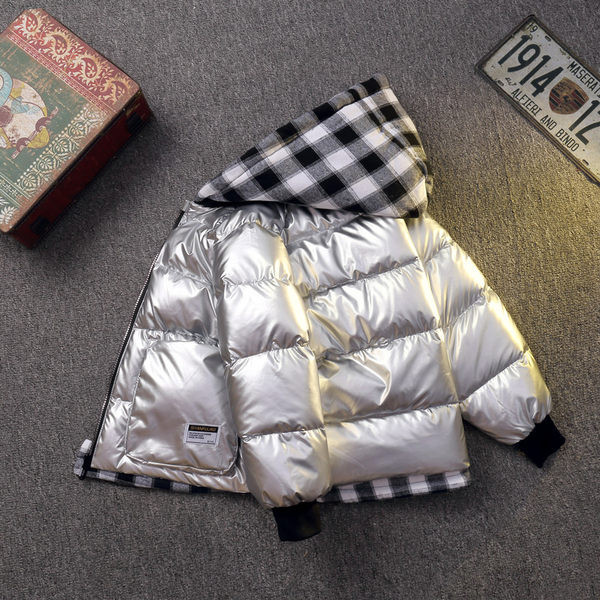 Модерно детско яке за момчета с качулка и емблема 