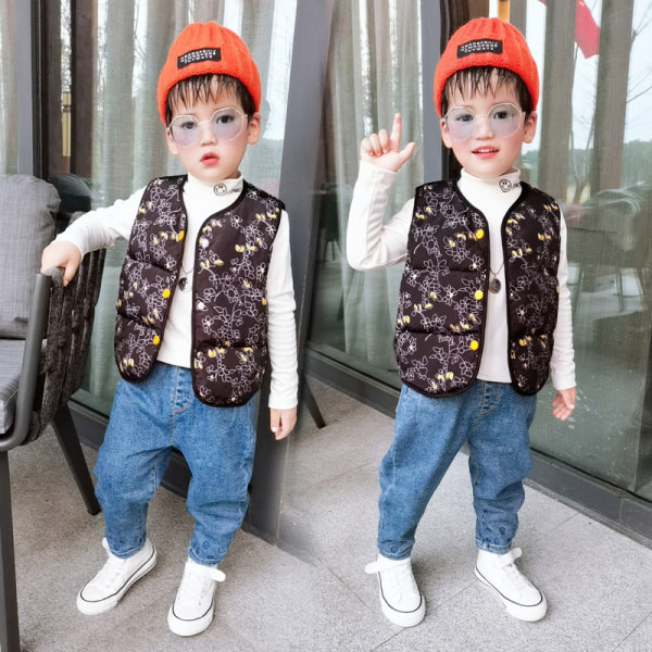 Детски елек с копчета за момчета и апликация