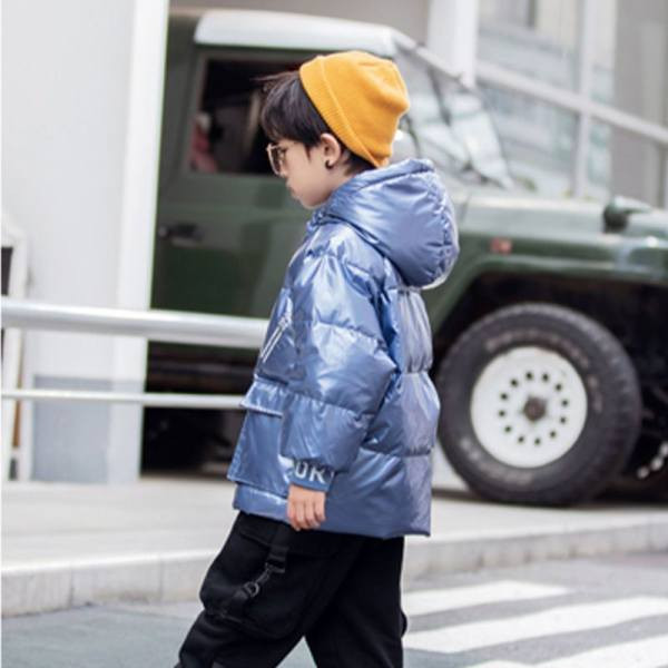 Лъскава зимна грейка за момичета и момчета с големи джобове и качулка