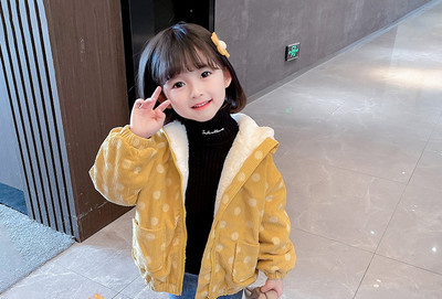 Детско яке за момичета с топла подплата и качулка