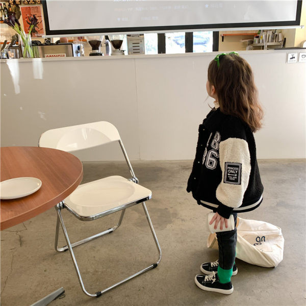 Ежедневно детско яке с надписи и копчета