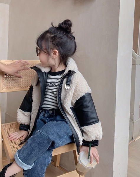 Модерно детско яке от еко кожа и пух за момичета