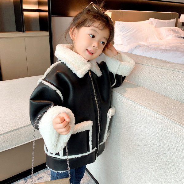 Модерно яке за момиче от еко кожа с топла подплата