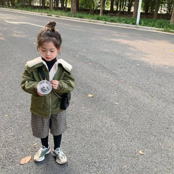 Модерно детско яке с топла подплата и джобове