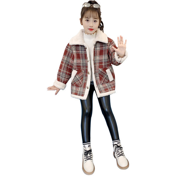 Стилно детско карирано яке с копчета и мека подплата