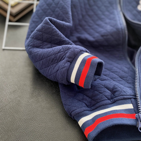 Детско капитонирано яке тип бейзболно 