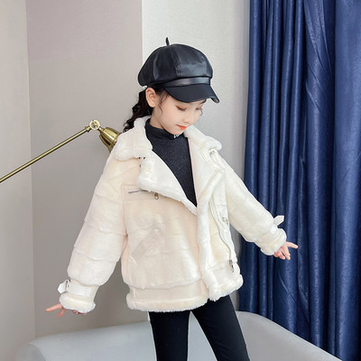 Нов модел детско пухено яке с цип в розов и бял цвят