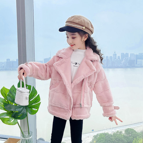 Нов модел детско пухено яке с цип в розов и бял цвят