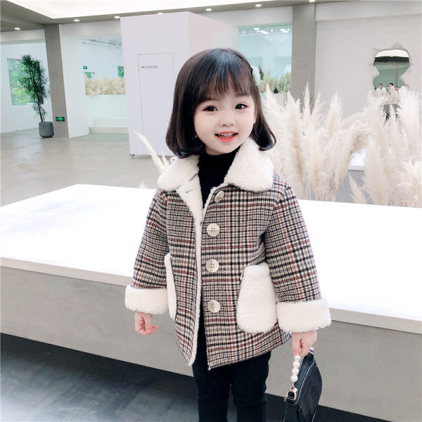 Модерно детско яке с копчета и джобове