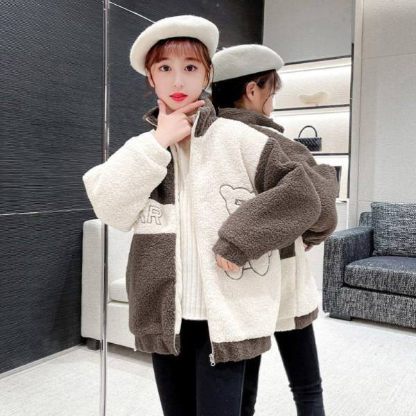 Модерно детско пухено яке с висока яка за момичета