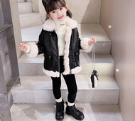 Детско яке от изкуствена кожа с пухена подплата за момичета