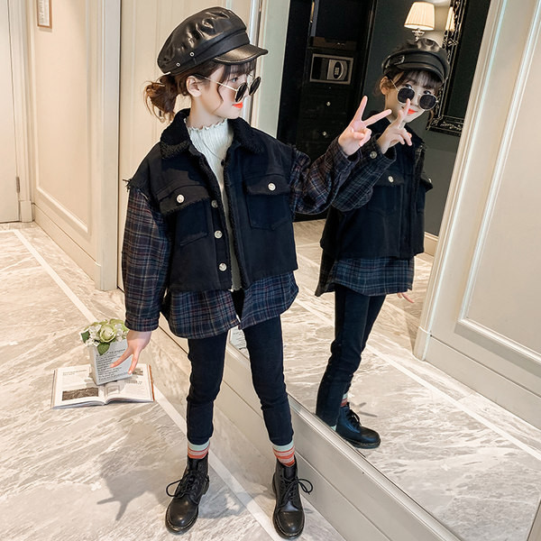 Стилно детско яке с мека подплата и предни джобове за момичета