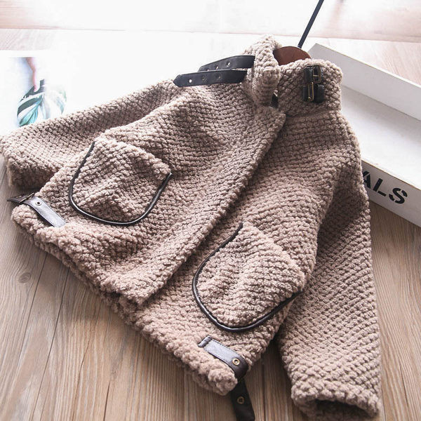 Нов модел есенно палто за момичета с метална катарама 