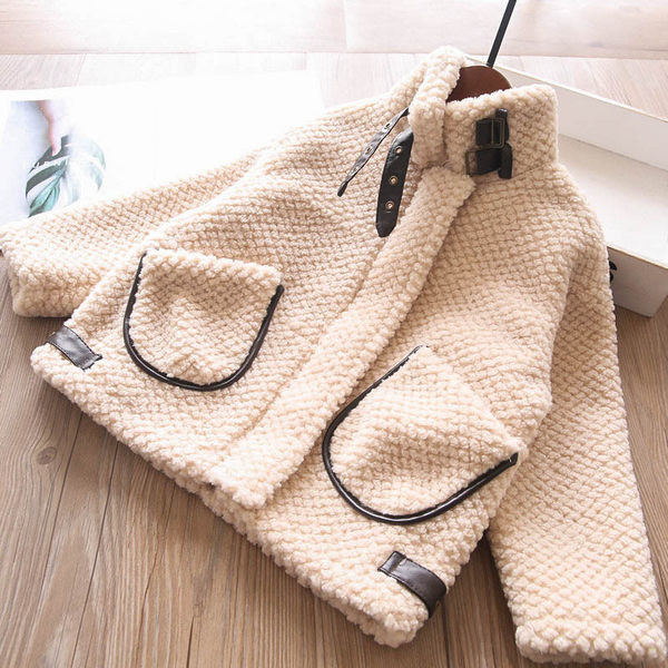 Нов модел есенно палто за момичета с метална катарама 