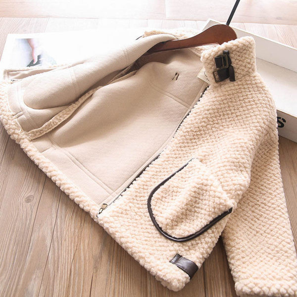 Нов модел есенно палто за момичета с метална катарама 