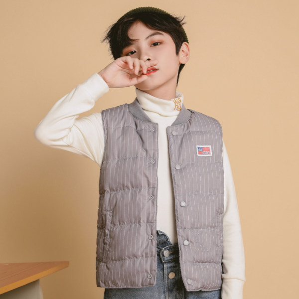 Детски раиран елек за момчета с копчета