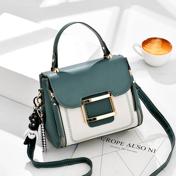 Актуална кожена чанта с къса и дълга дръжка 