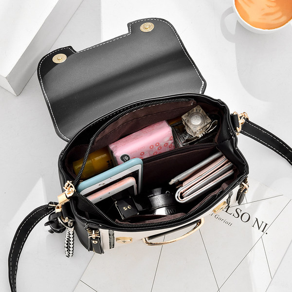 Актуална кожена чанта с къса и дълга дръжка 