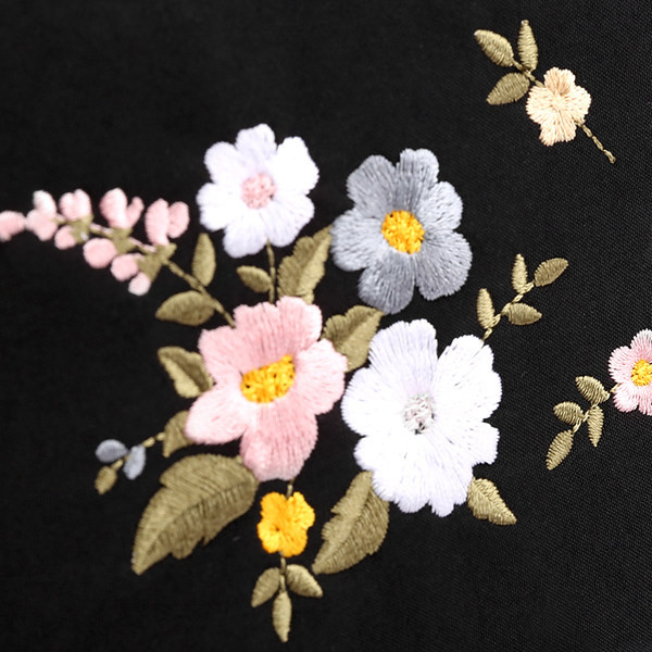 Ежедневна дамска чанта за през рамото с бродерия