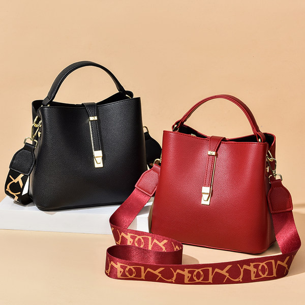 Ženska svakodnevna torba od eko kože sa dvije ručke