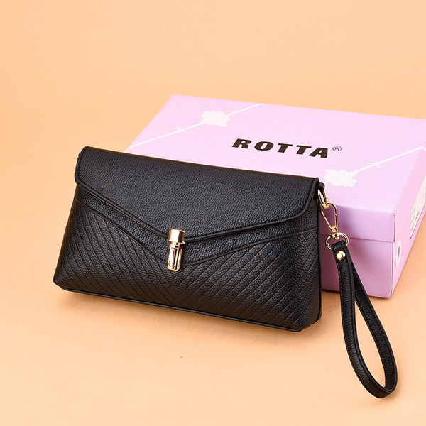 Ženska crna torba s kopčom