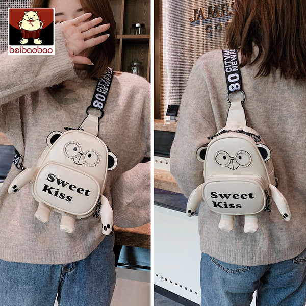 Novi model ženskog kožnog ruksaka sa 3D elementom