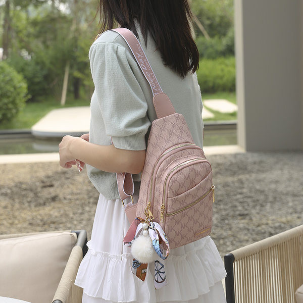 Ženski punk s donjim dodatkom - jedno rame