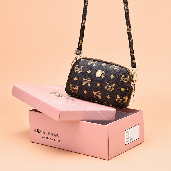 Mala svakodnevna ženska torbica od eko kože