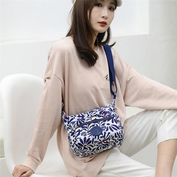 Ежедневна текстилна чанта с дълга дръжка и надпис